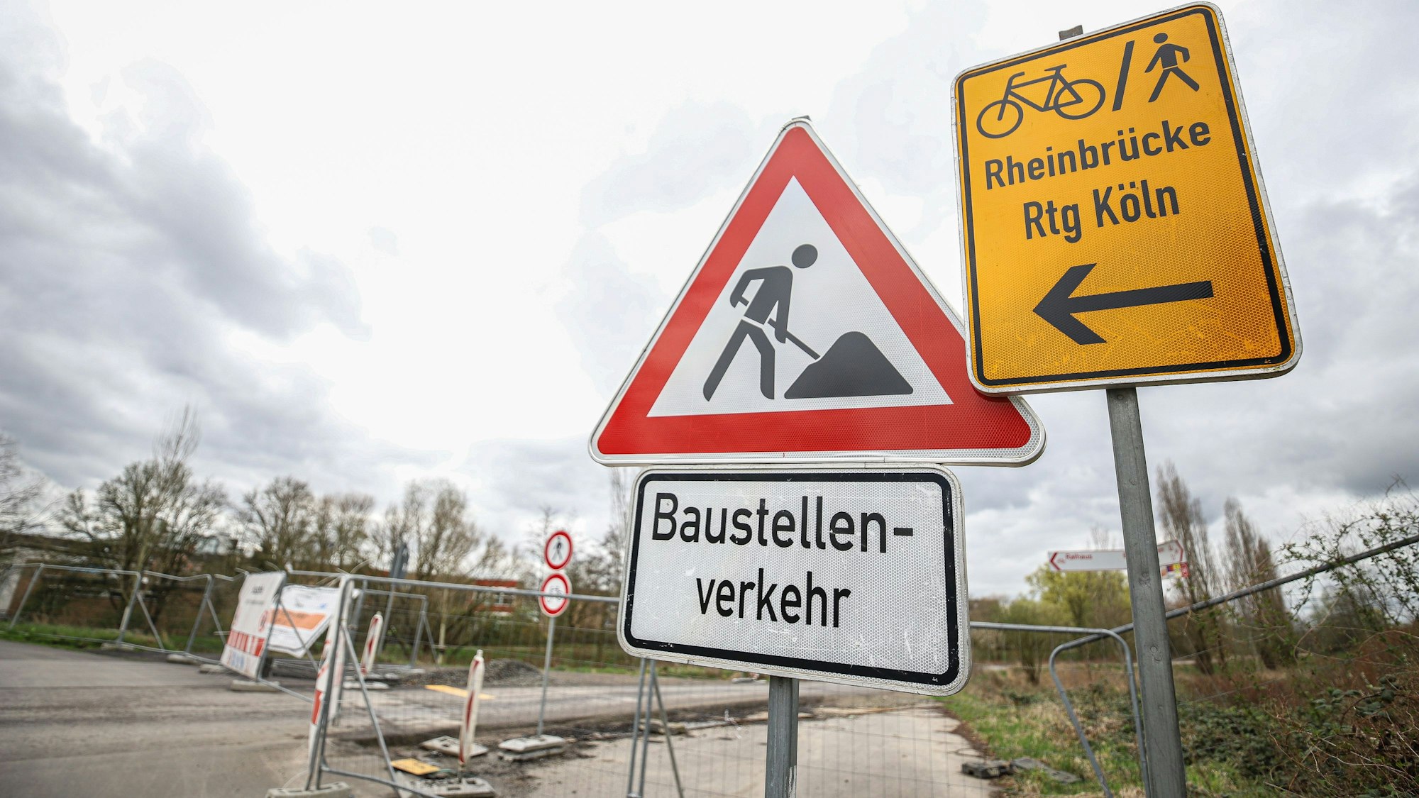 Der Dhünnradweg zwischen Skaterpark und Olof-Palme-Straße