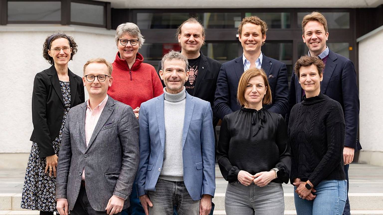 Der neue Vorstand der Gesellschaft Katholischer Publizistinnen und Publizisten Deutschlands (von links): Nicole Stroth, Felix Neumann (stv. Vorsitzender), Claudia Auffenberg, Joachim Frank (Vorsitzender), P. Christof Wolf SJ (geistlicher Beirat), Marc Lenzke, Carolin Kronenburg (stv. Vorsitzende), Dr. Karin Wollschläger, Dr. Christian Klenk.