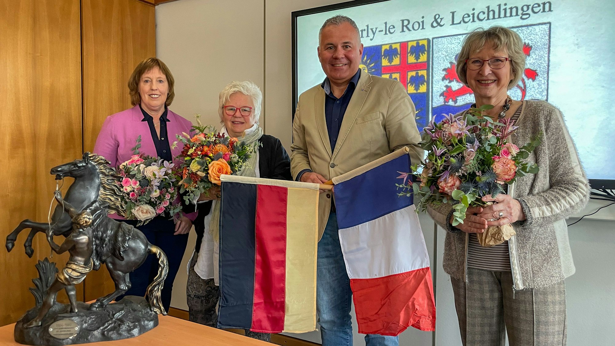 Freuen sich auf die Feier zum 60. Geburtstag: Heidrun Glage (.v.l), Hannelore Fohlmeister-Waßenberg , Frank Steffes und Sybille Schmidt.