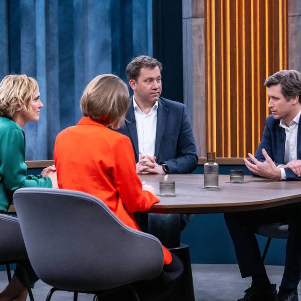 Caren Miosga (l.) mit ihren Gästen Lars Klingbeil (M.), Helene Bubrowski (2.v.l.) und Moritz Schularick (r.)