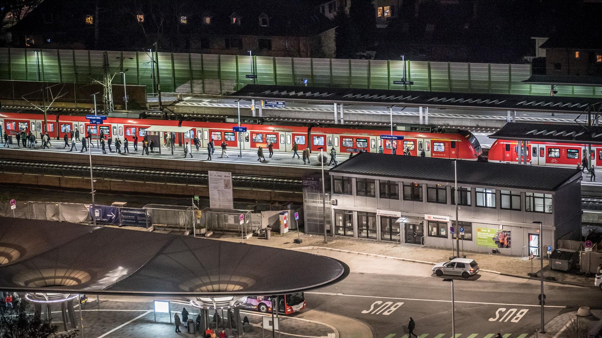 Der Bahnhof Leverkusen-Mitte kommt in der Bewertung Der Bahnhof Leverkusen-Mitte kommt in der Bewertung ordentlich weg, auch wenn die Aufzüge fehlen.weg.