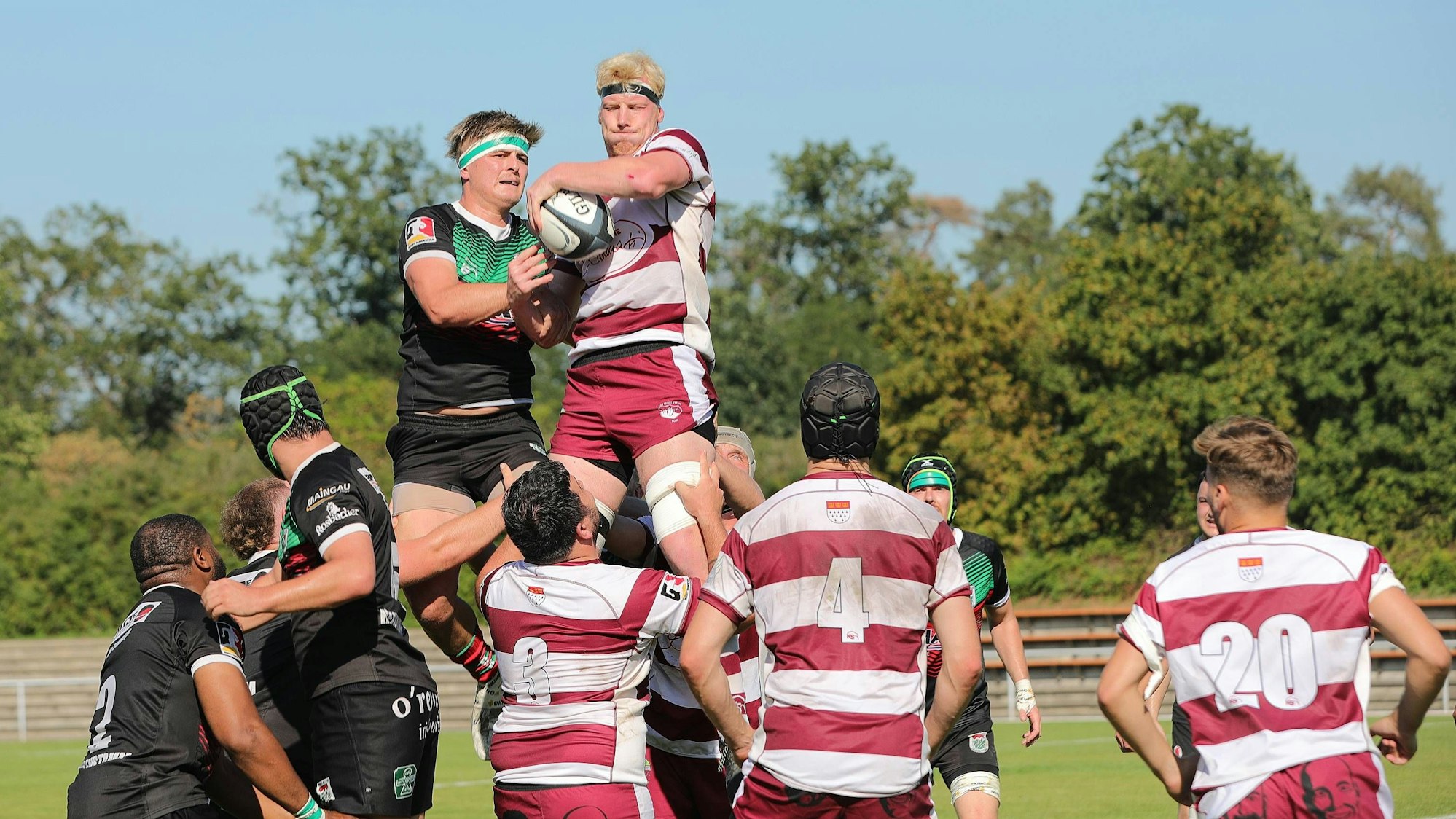 09.09.2023 Heusenstamm, Martinsee Rugby Bundesliga Süd/West 2023 Rugby RK Heusenstamm gegen RSV Köln Carson Dehnert 7, RK Heusenstamm gegen Philipp Dreyer RSV Köln *** 09 09 2023 Heusenstamm, Martinsee Rugby Bundesliga South West 2023 Rugby RK Heusenstamm vs RSV Cologne Carson Dehnert 7, RK Heusenstamm vs Philipp Dreyer RSV Cologne