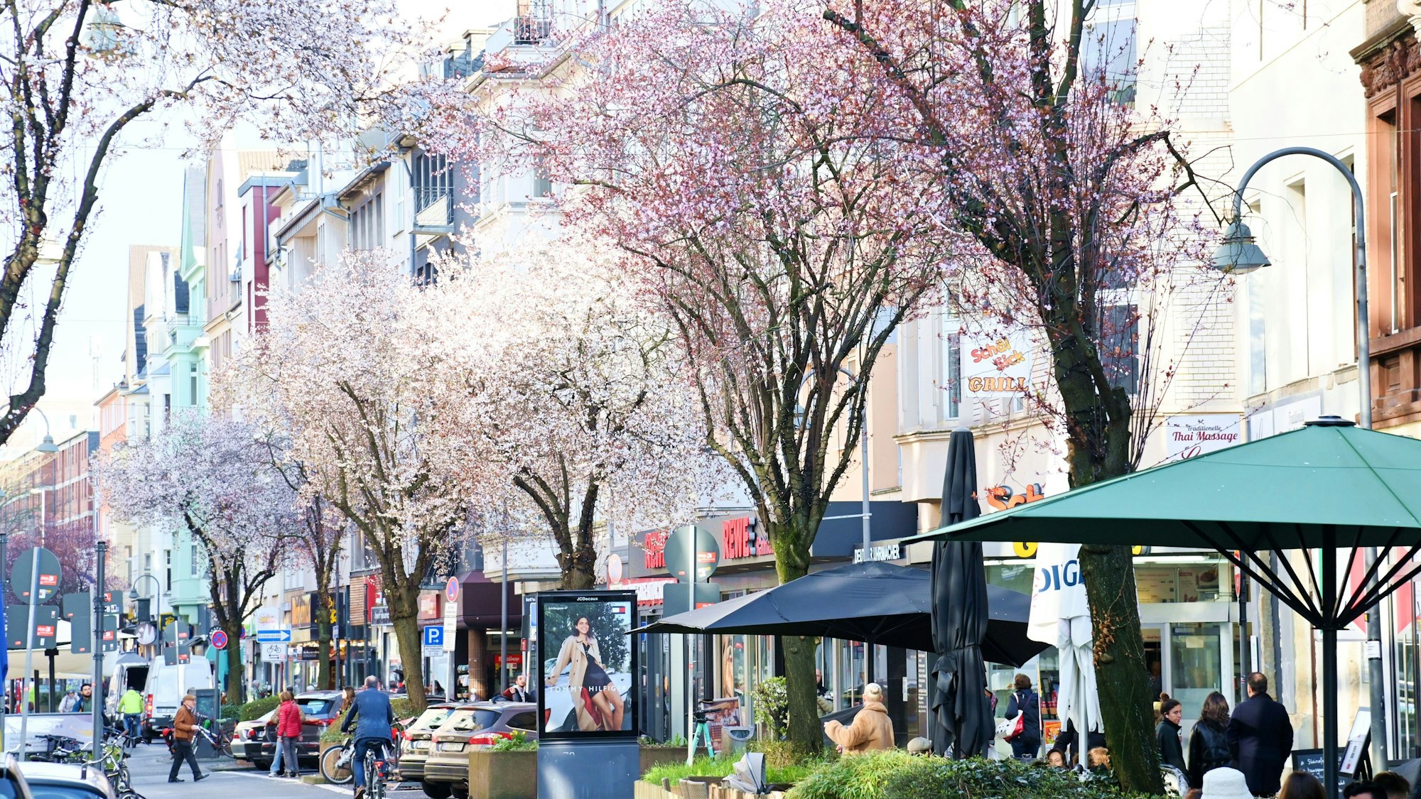 Die Deutzer Freiheit könnte in Zukunft wieder autofrei sein.