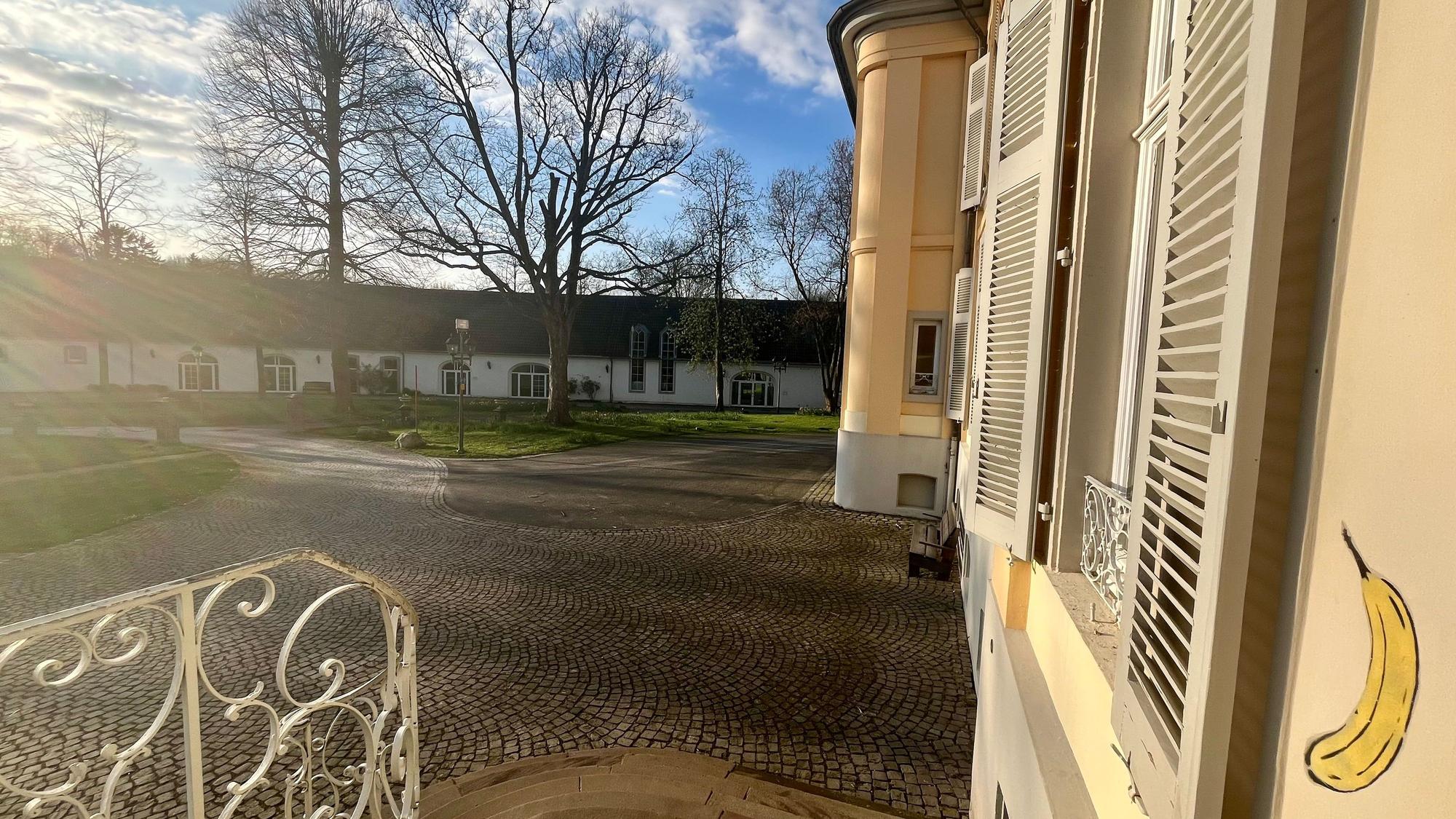 Schloss Morsbroich im Frühling 2024.