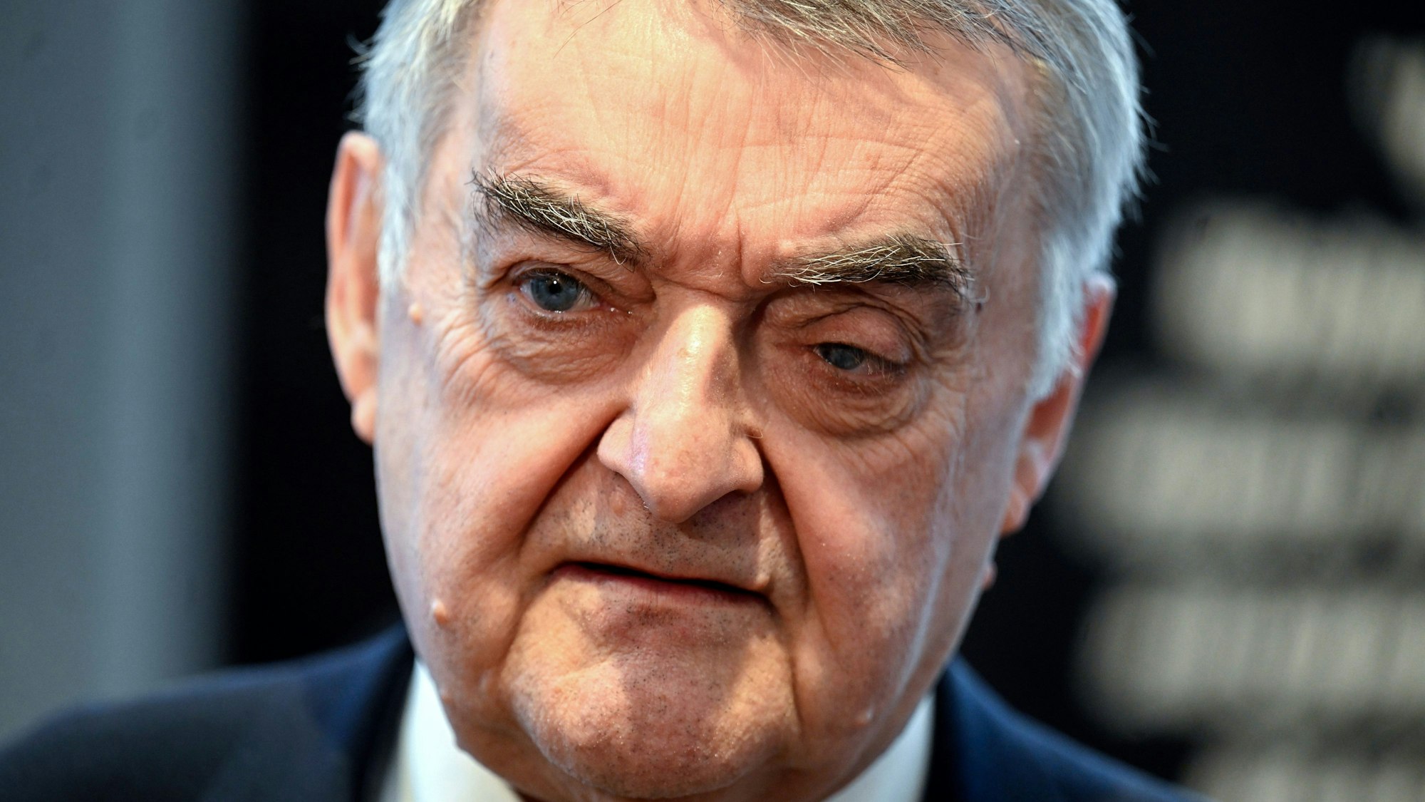 Herbert Reul, Innenminister von Nordrhein-Westfalen, ist im Porträt zu sehen.