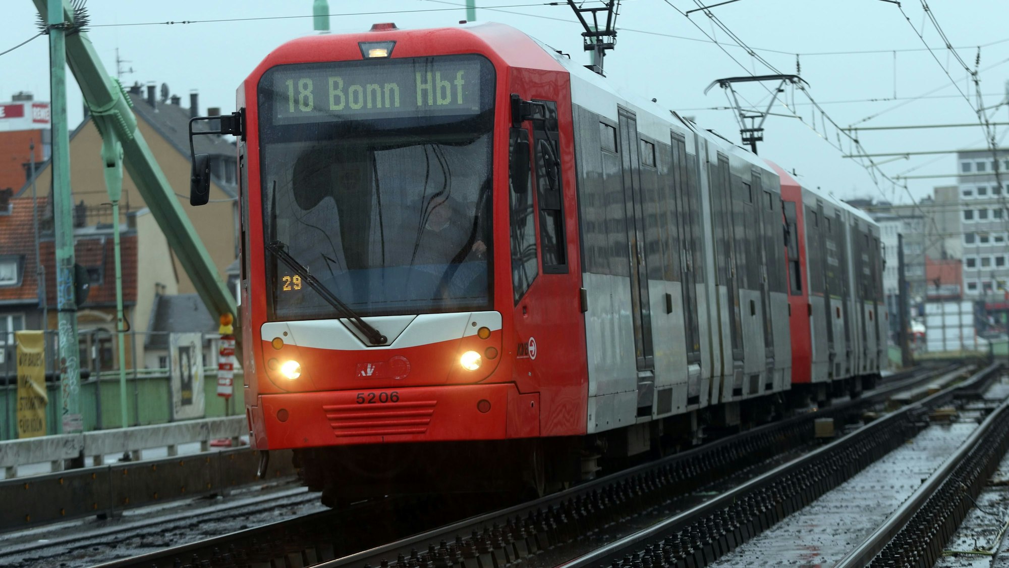 16.02.2024, Köln: Großbaustelle: Sanierungsarbeiten auf der Mülheimer Brücke. Foto: Arton Krasniqi