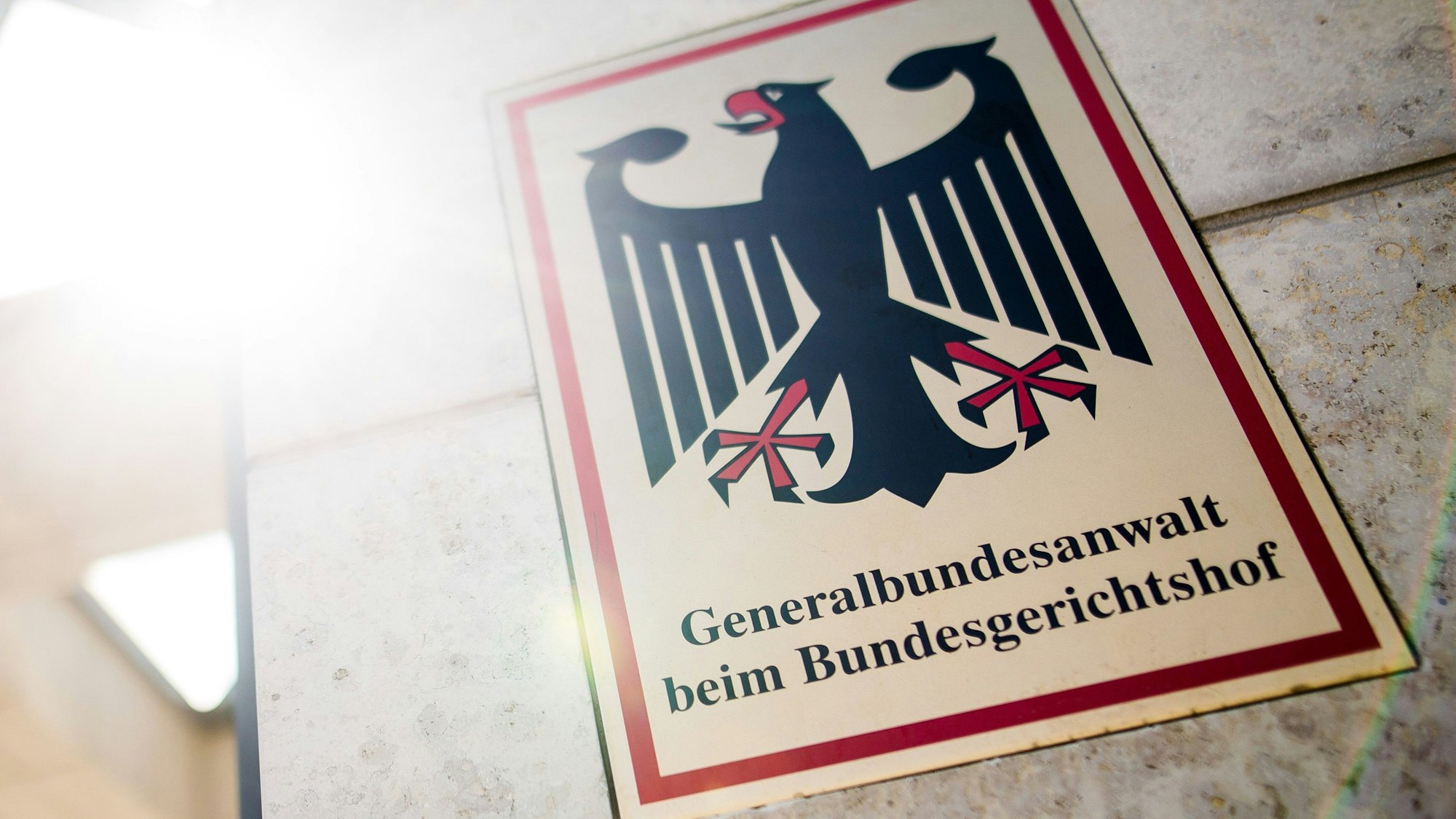 Karlsruhe: Die Bundesanwaltschaft hat zwei mutmaßliche Islamisten festnehmen lassen.