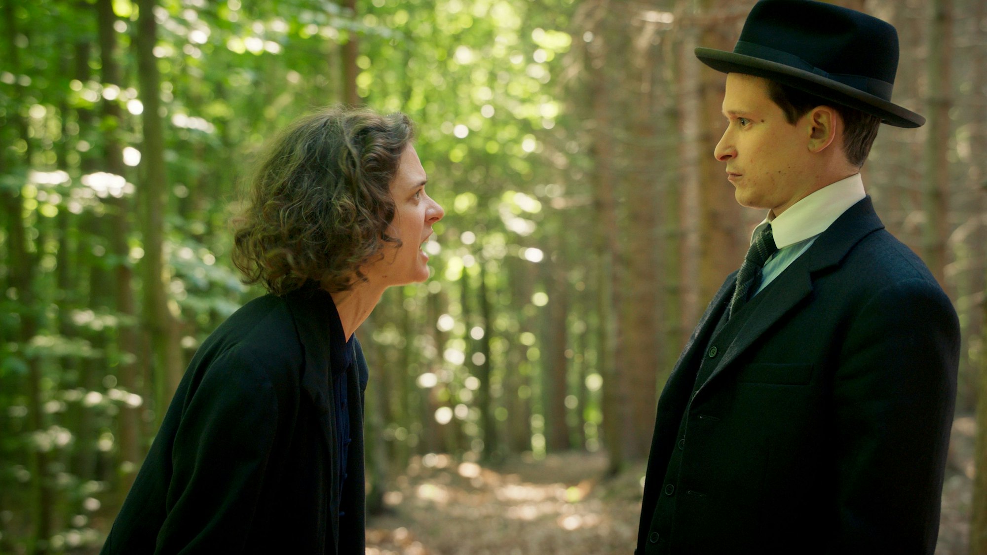 ARD/NDR KAFKA (5), "Milena", am Mittwoch (27.03.24) um 21:00 Uhr im ERSTEN.
Milena Jesenska (Liv Lisa Fries) und Franz Kafka (Joel Basman, v.l.n.r.).