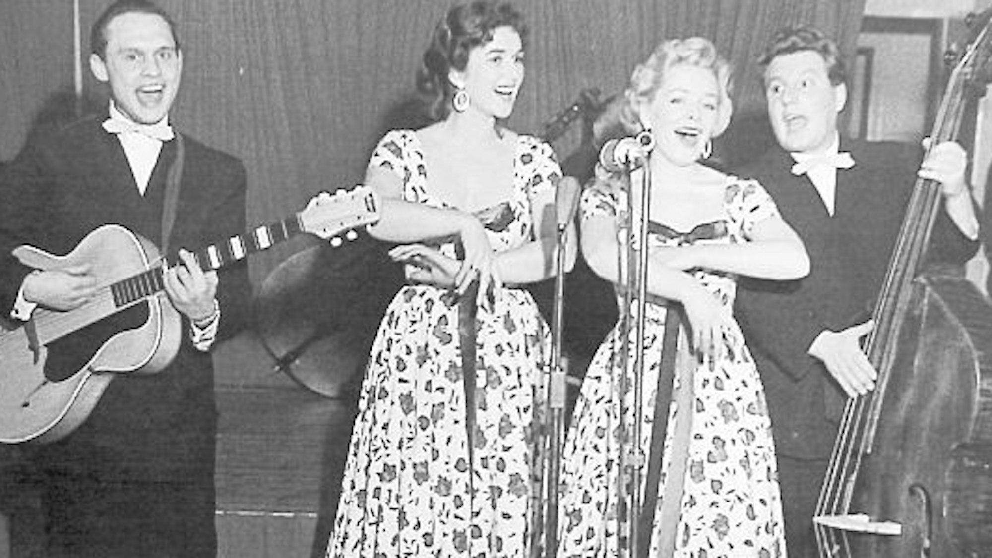 Hans Blum alias Henry Valentino singt in den frühen 1950er Jahren als Bassist mit seiner späteren Frau Ingetraut im Hansen Quartett.