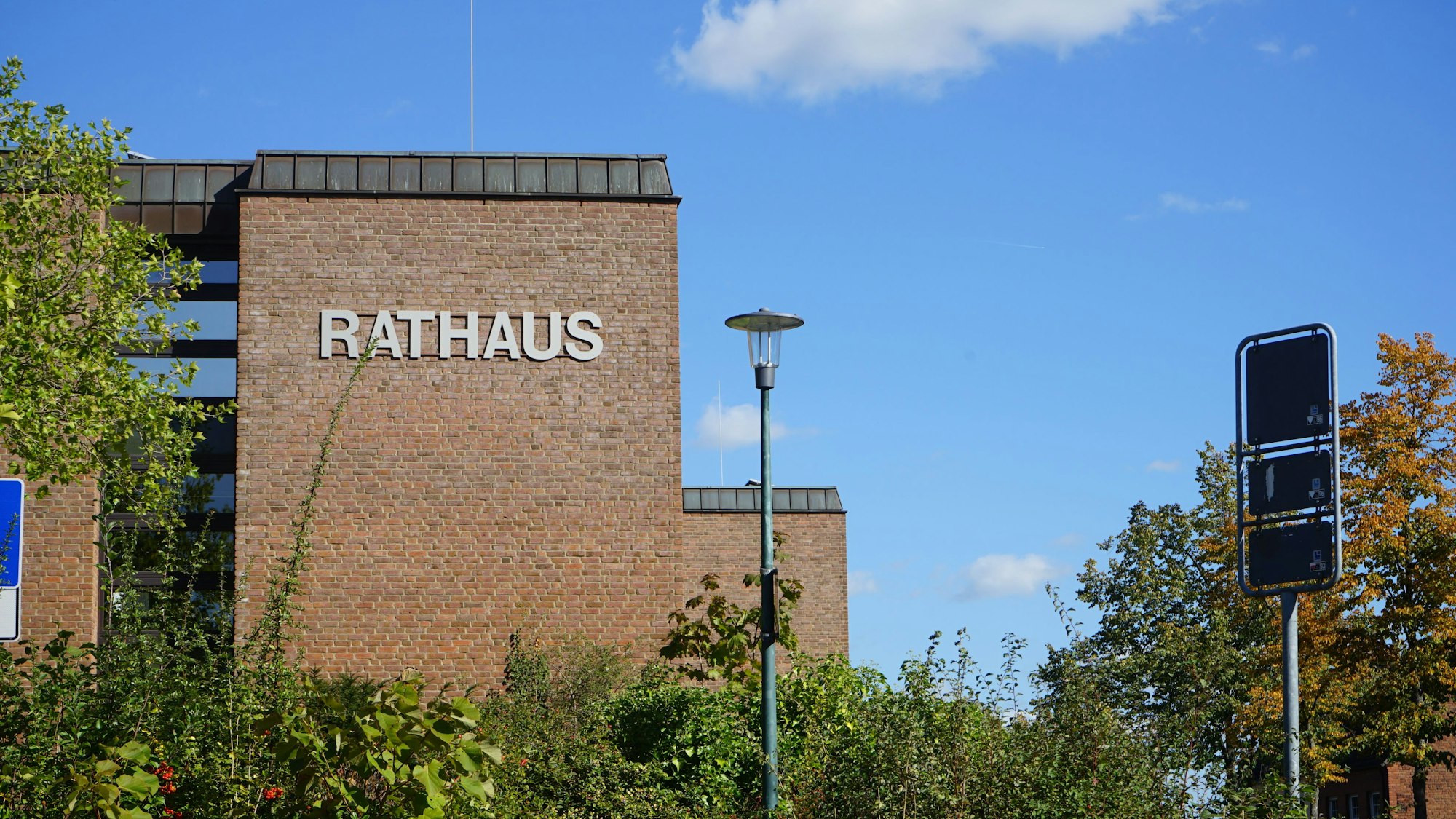 Zu sehen ist das Rathaus der Stadt Kerpen.