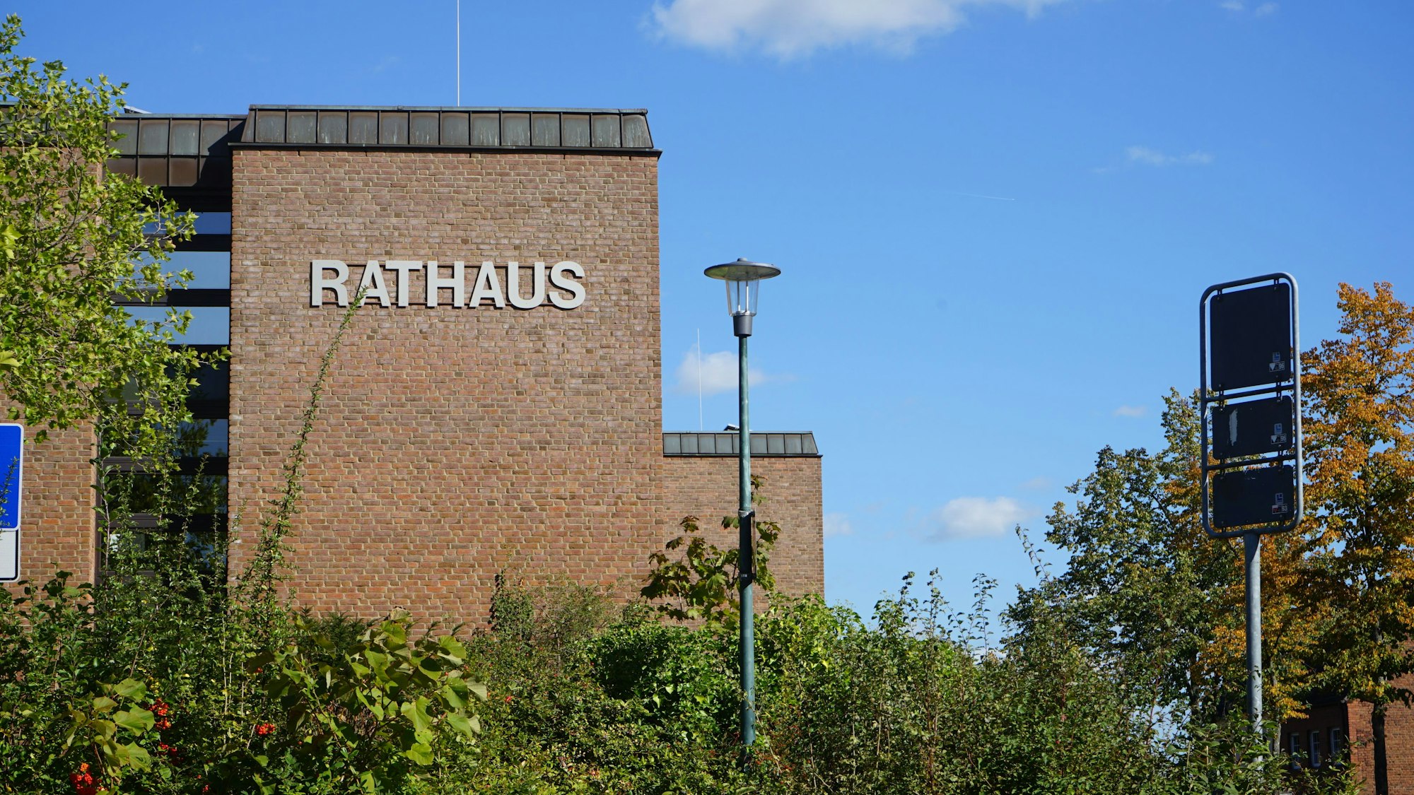 Das Foto zeigt das Rathaus in Kerpen.