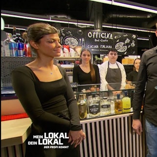 Officina Del Gusto-Chefkoch Adam (v.r.) neben Inhaber Özkan Yilderim und Mitarbeitenden.