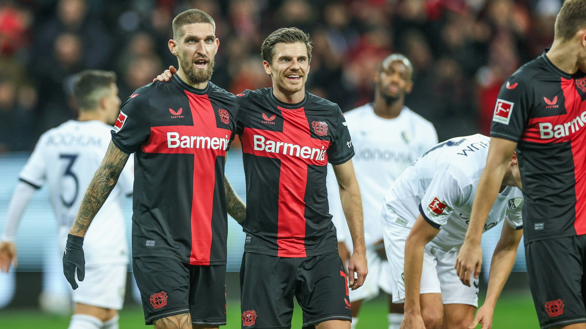 Robert Andrich und Jonas Hofmann zusammen auf dem Platz