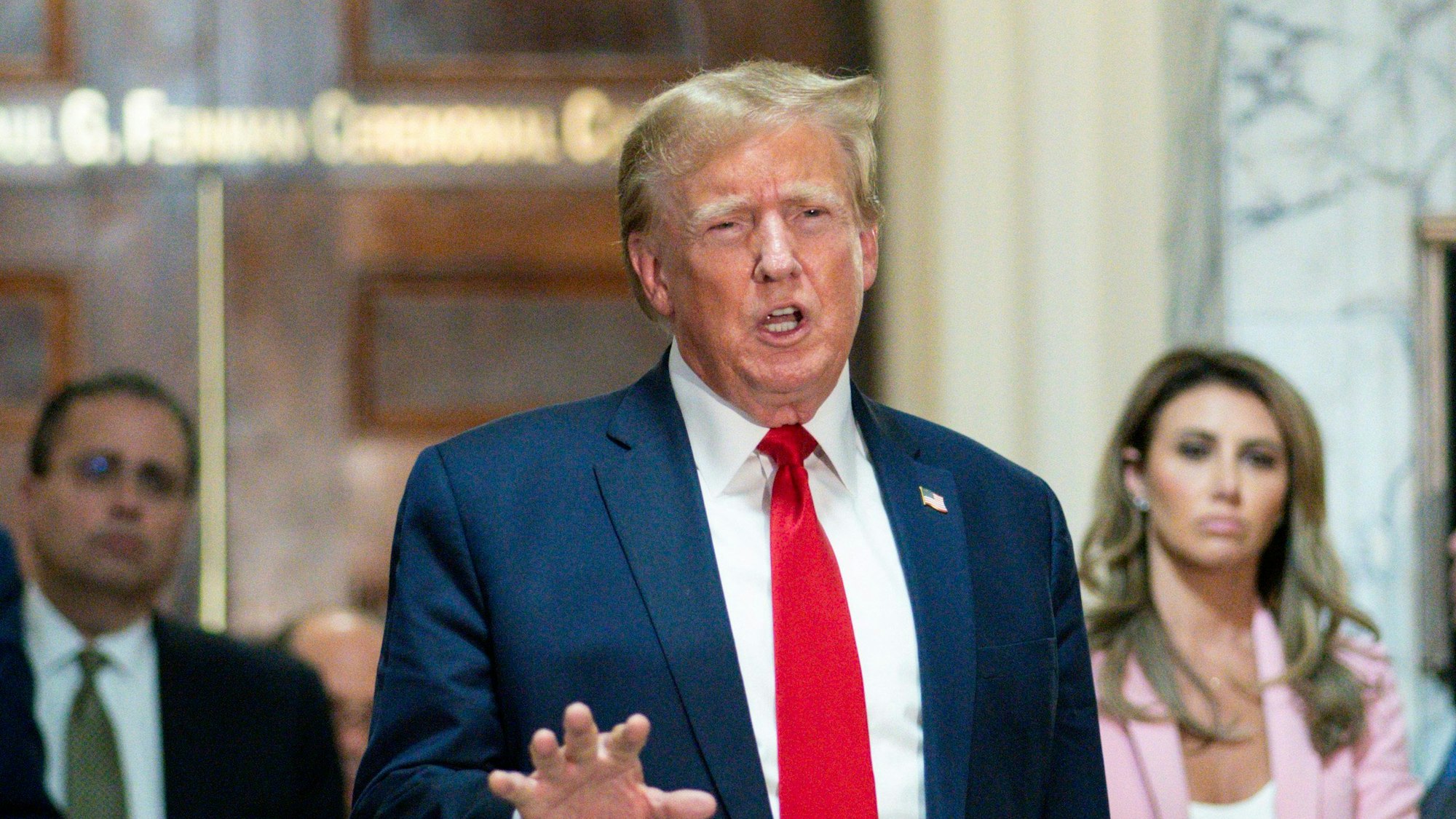 Donald Trump hat sich von Brexitvorkämpfer Nigel Farage interviewen lassen (Archivbild).