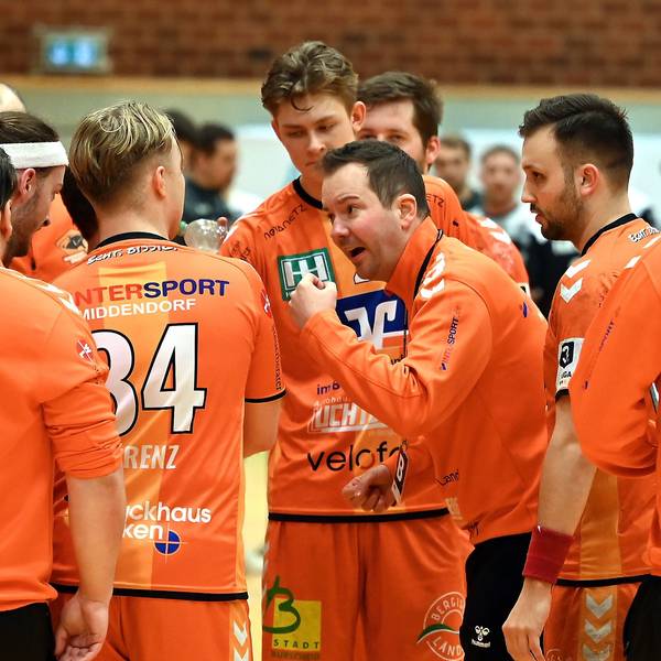 26.01.2024, Handball-Tus Opladen-Bergische Panther
mitte: TR: Marcel Mutz (Berg Panther)
Foto: Uli Herhaus