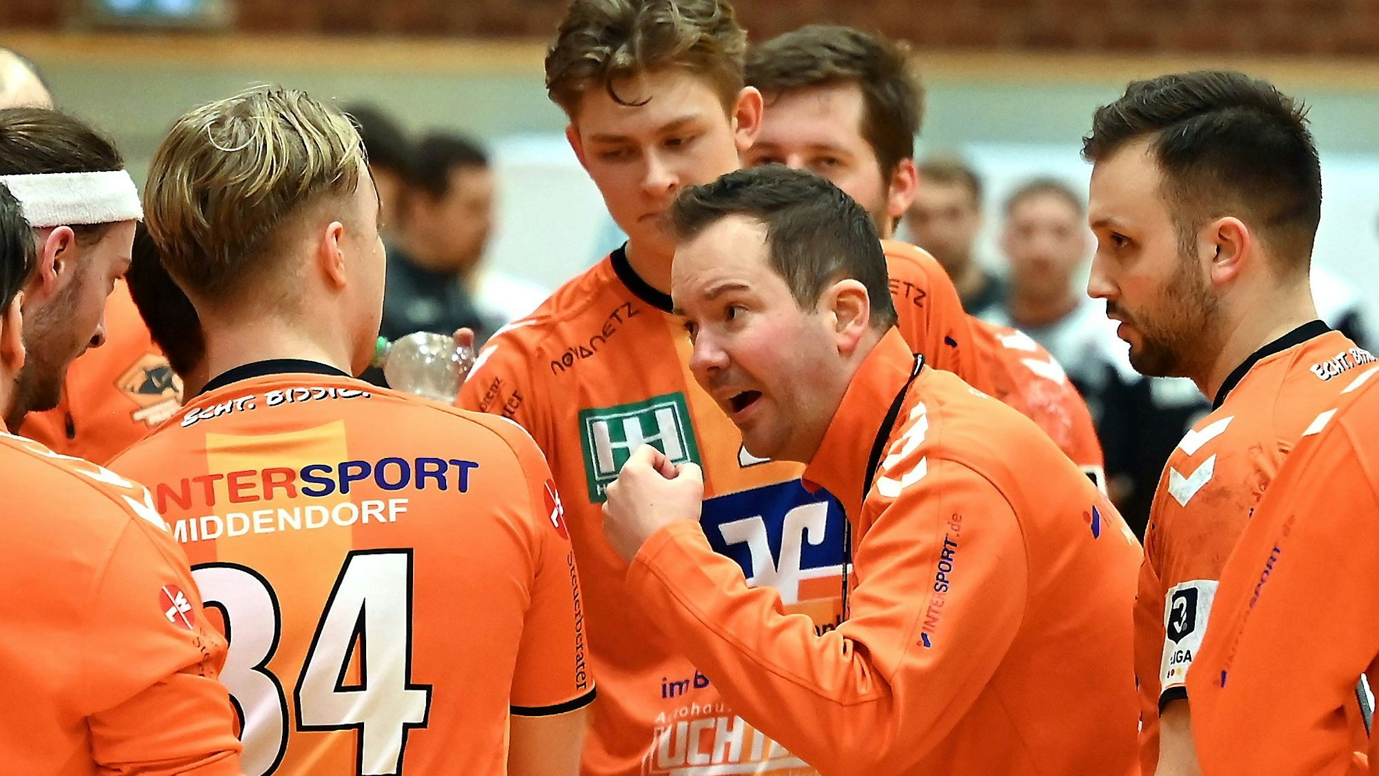 26.01.2024, Handball-Tus Opladen-Bergische Panther
mitte: TR: Marcel Mutz (Berg Panther)
Foto: Uli Herhaus