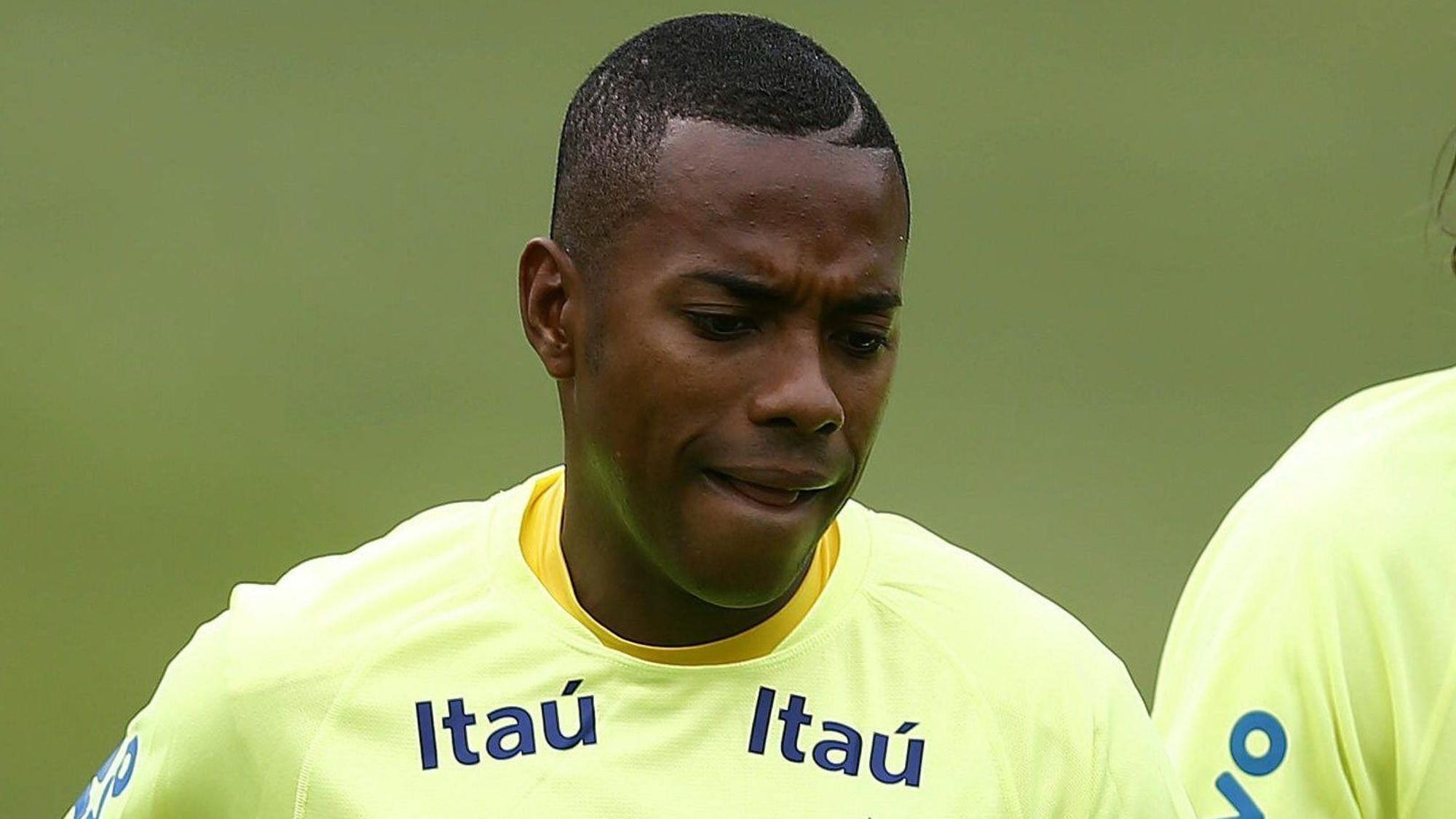 Brasiliens früherer Nationalspieler Robinho, hier bei einem Training 2015, muss wegen einer Gruppenvergewaltigung für neun Jahre ins Gefängnis. (Archivbild)