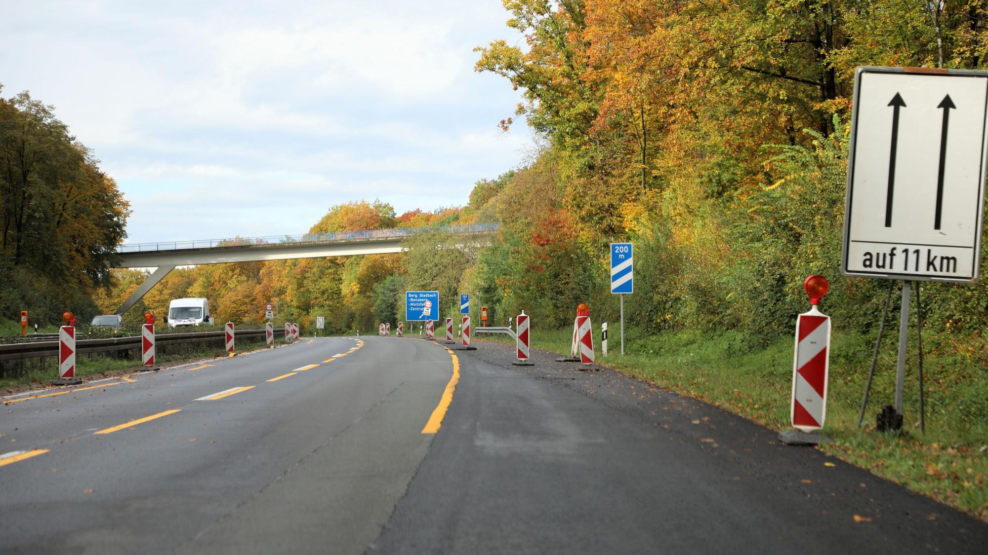 Eine Baustelle auf der A4 in Rhein-Berg.
