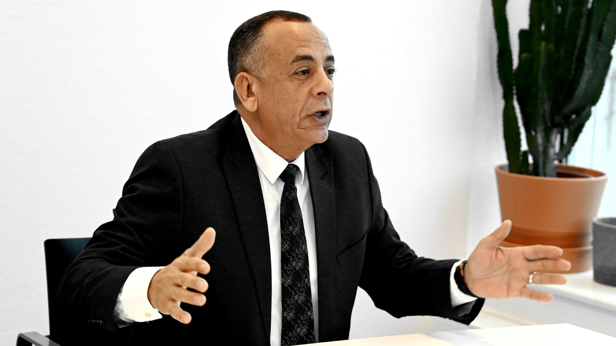 11.03.2024 Köln. Die Austellung "Ramses & Das Gold der Pharaonen" ist ab 13. Juli 2024 zu Gast im Odysseum. Dr. Mostafa Waziri hat sich vor Ort ein Bild gemacht.