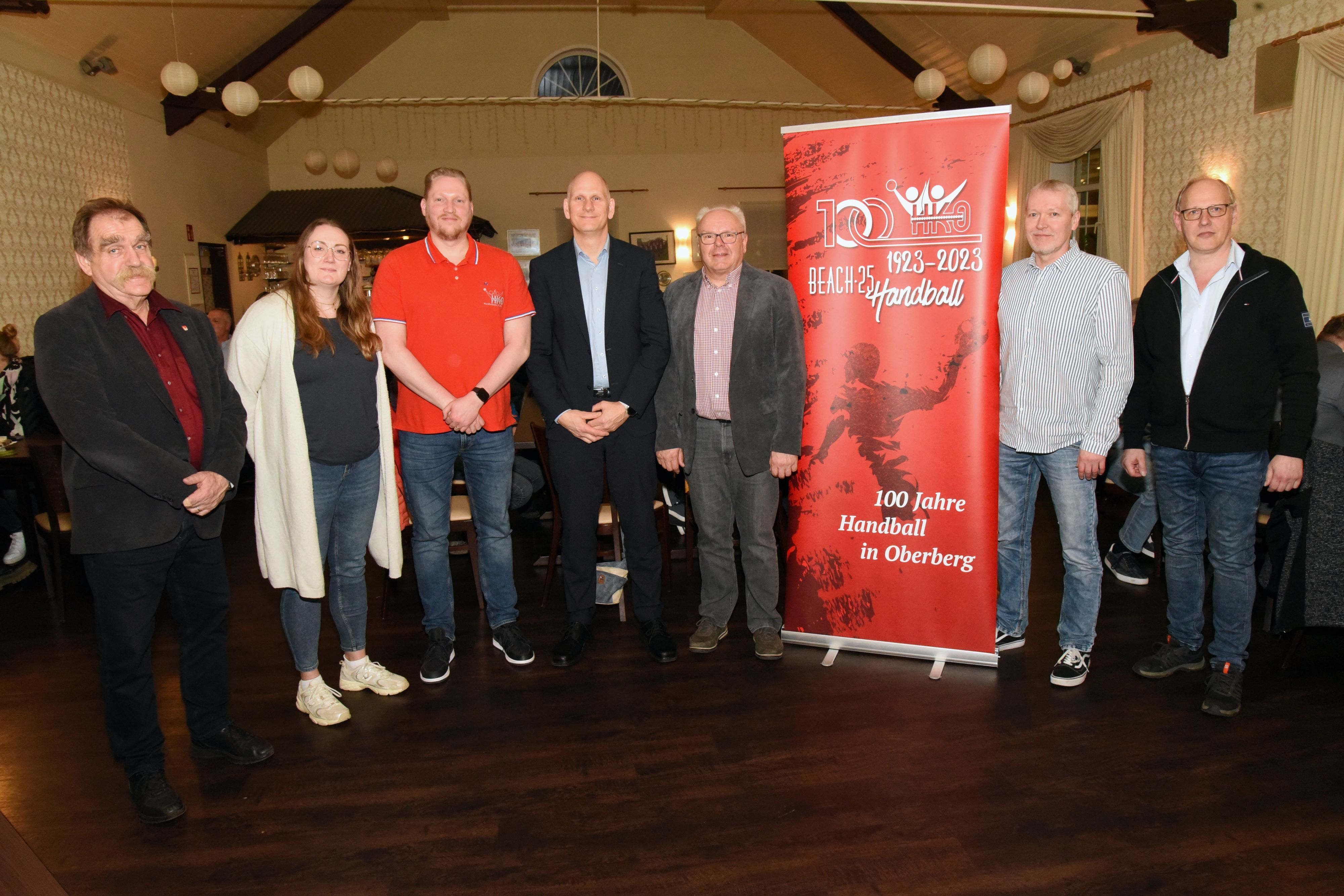 Gruppenfoto des Vorstands des Handballkreises Oberberg.
