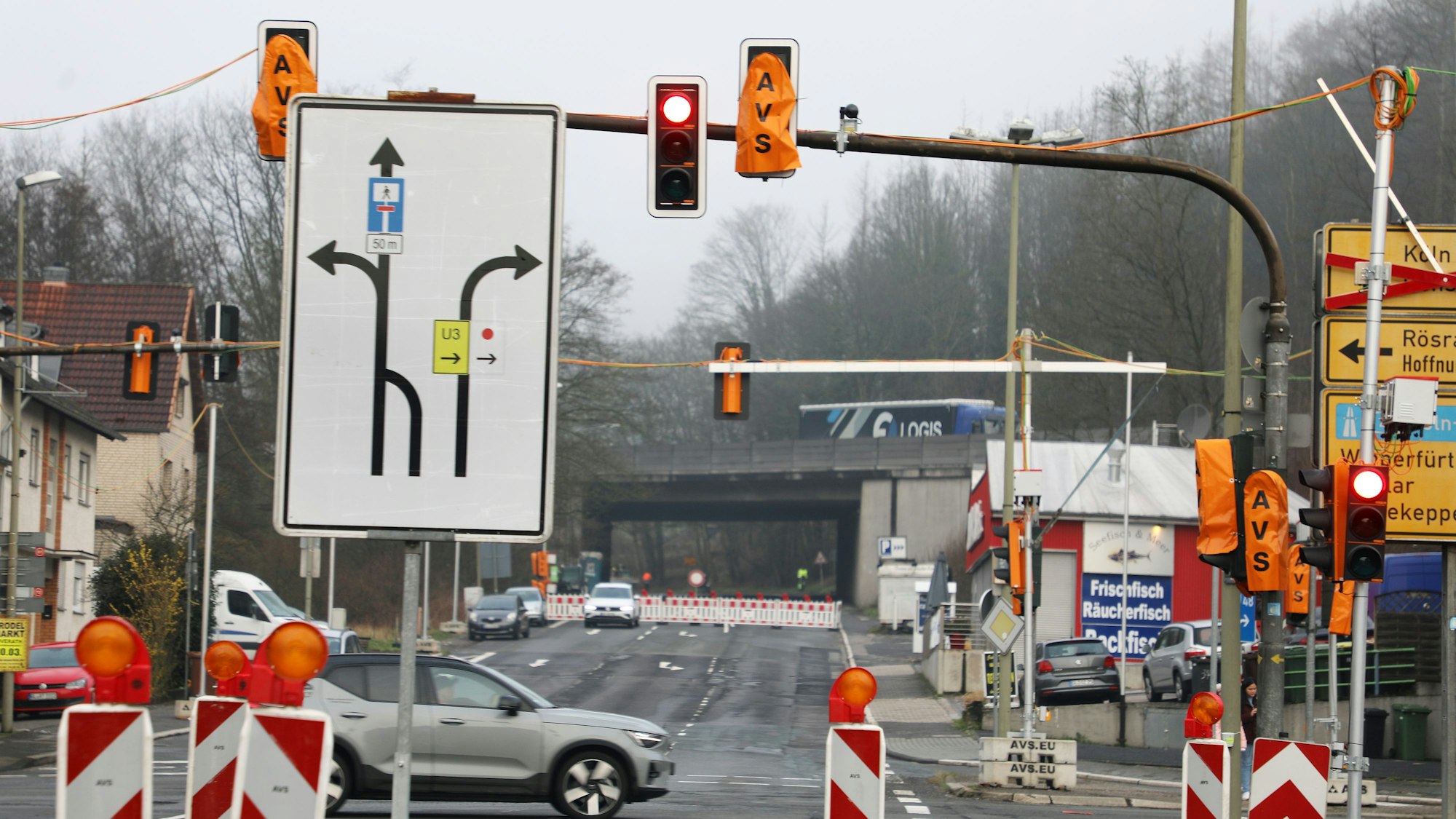 Kein Durchkommen: Die Großbaustelle prägt das Leben in Untereschbach.