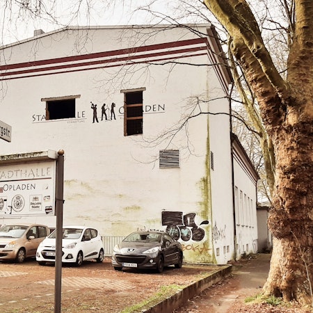 Die Stadthalle in Opladen.