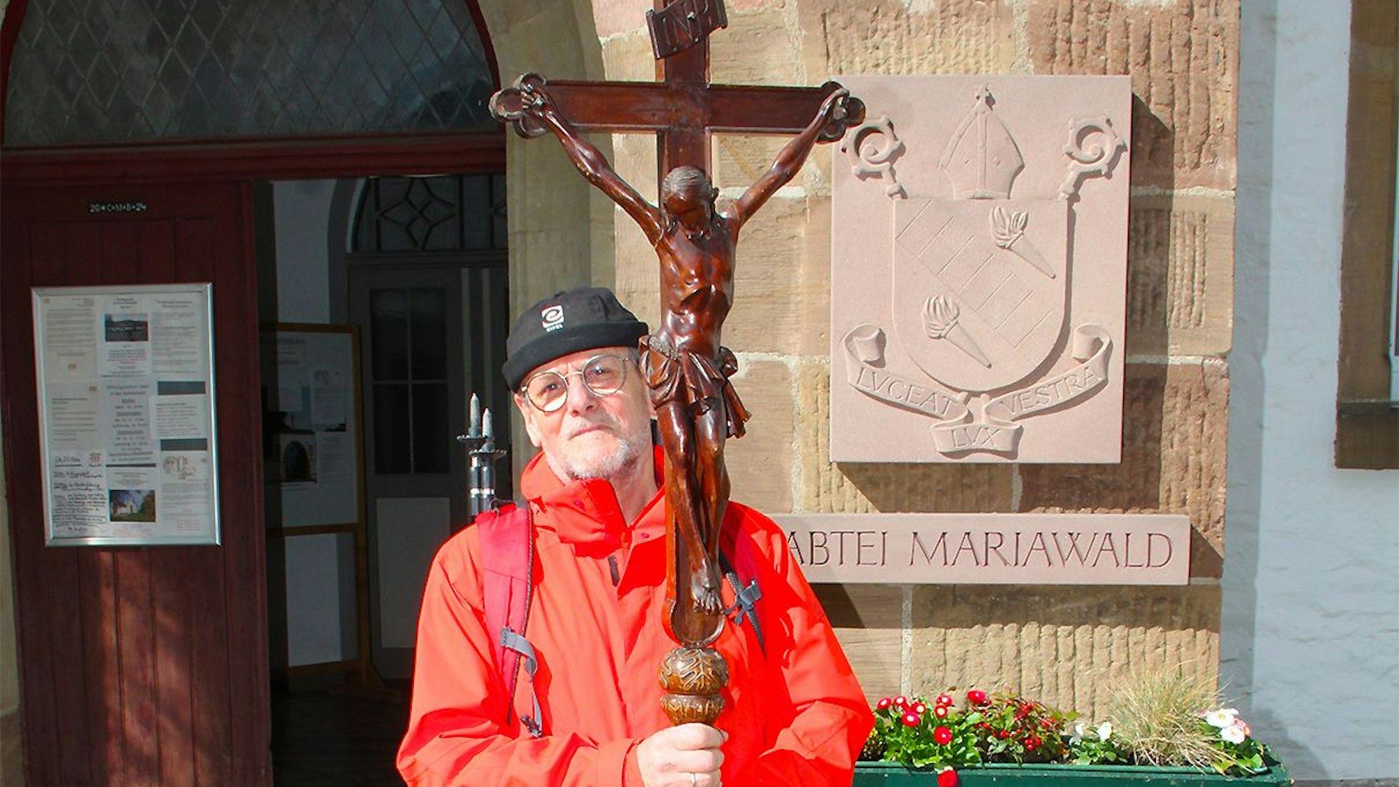 Dieter Bordes trägt das Kreuz.