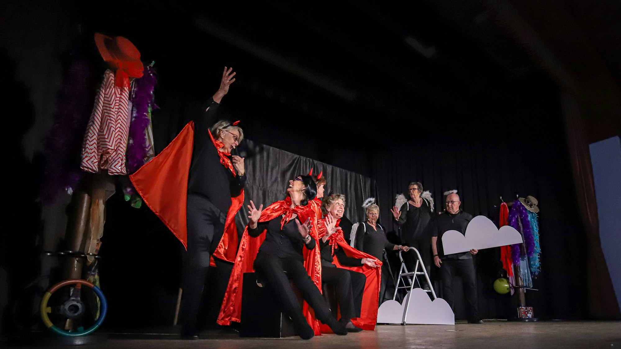 Aufführung der Weibs-Bilder.