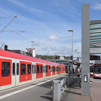 Die S11 in Bergisch Gladbach.