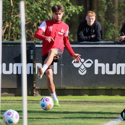 Max Finkgräfe vom 1. FC Köln konnte am Montag wieder individuell am Geißbockheim trainieren.