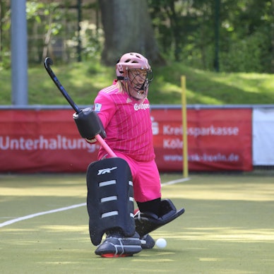 Eduard Bopp Fotografie Köln Deutschland 30.04.2022 RW Köln - Uhlenhorst Mülheim Hockey 1. Bundesliga Frauen Julia Sonntag RW Köln *** Eduard Bopp Photography Cologne Germany 30 04 2022 RW Cologne Uhlenhorst Mülheim Hockey 1 Bundesliga Women Julia Sonntag RW Cologne