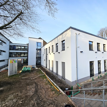 Blick auf das Haus der Begegnung.