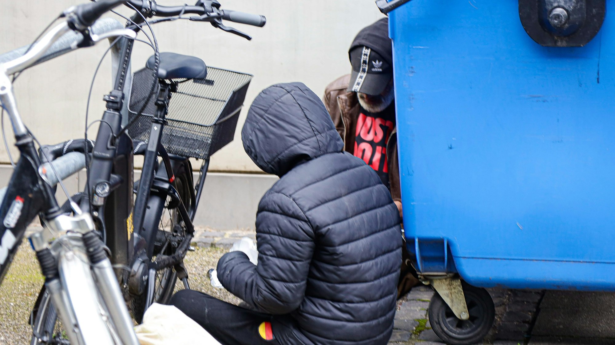 Drogenszene am Appellhofplatz rund um die U-Bahnstation.