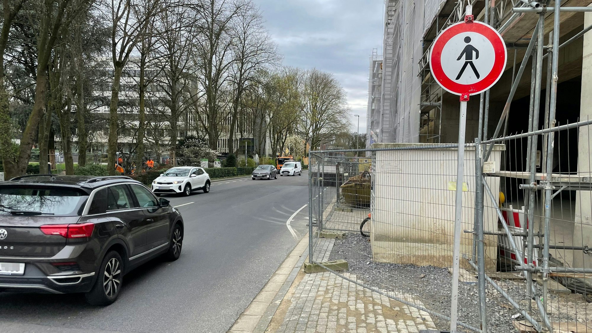Baustart für den Kreisverkehr steht bevor: die Neukirchener Straße in Leichlingen wird ab 2. April 2024 zur Einbahnstraße.