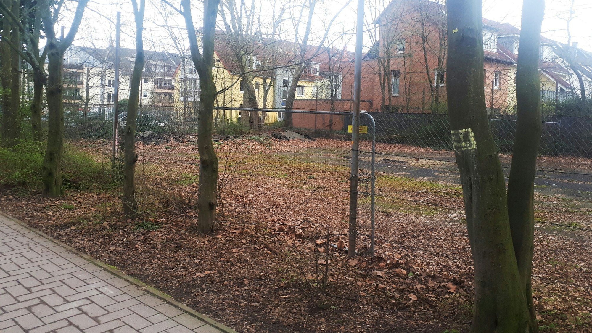 Der Bolzplatz An den Kreutzmorgen. Dieser ist seit 2020 gesperrt. Foto von Bernd Schöneck