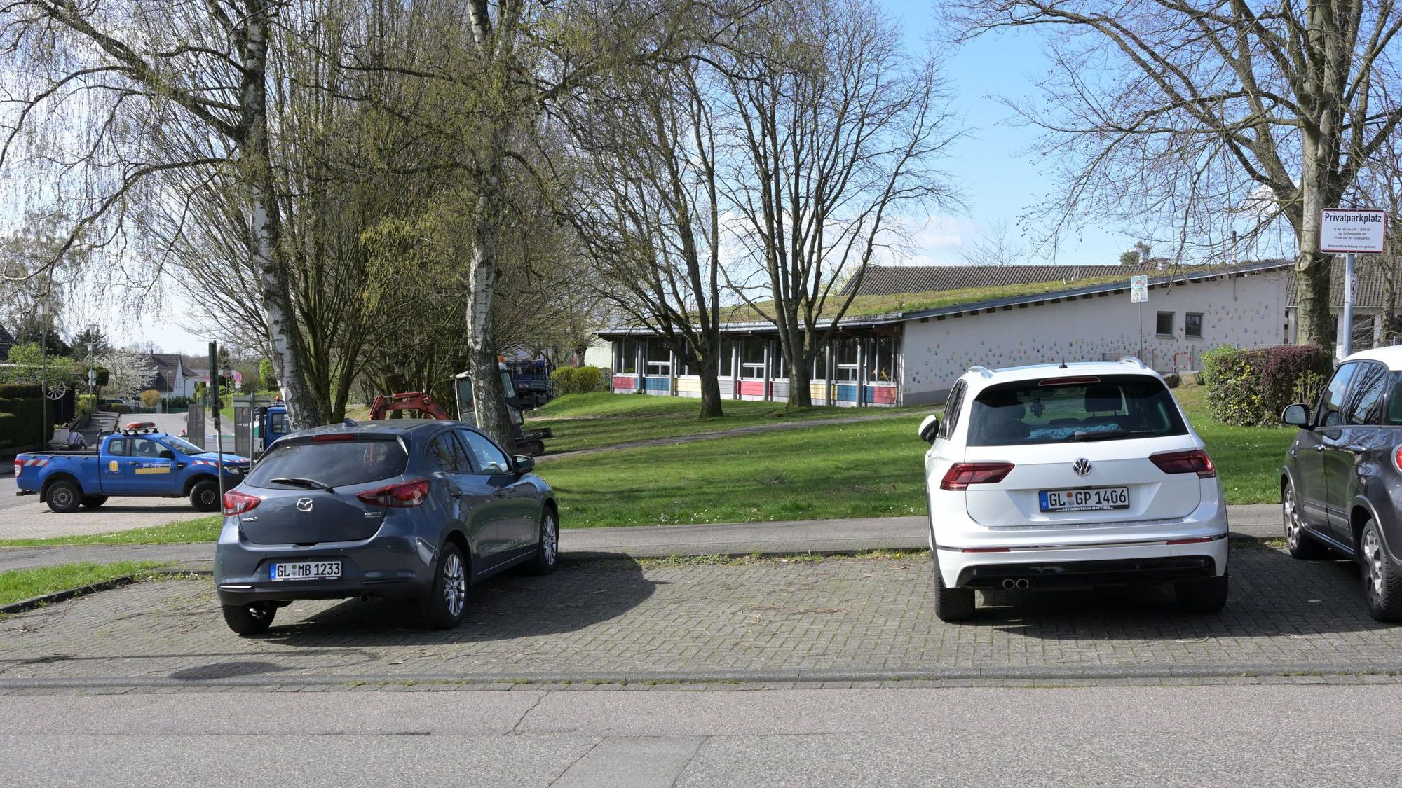 Platz für die Erweiterung des Offenen Ganztags (OGS) Forsbach soll an der Grundschule in Rösrath-Forsbach geschaffen werden.