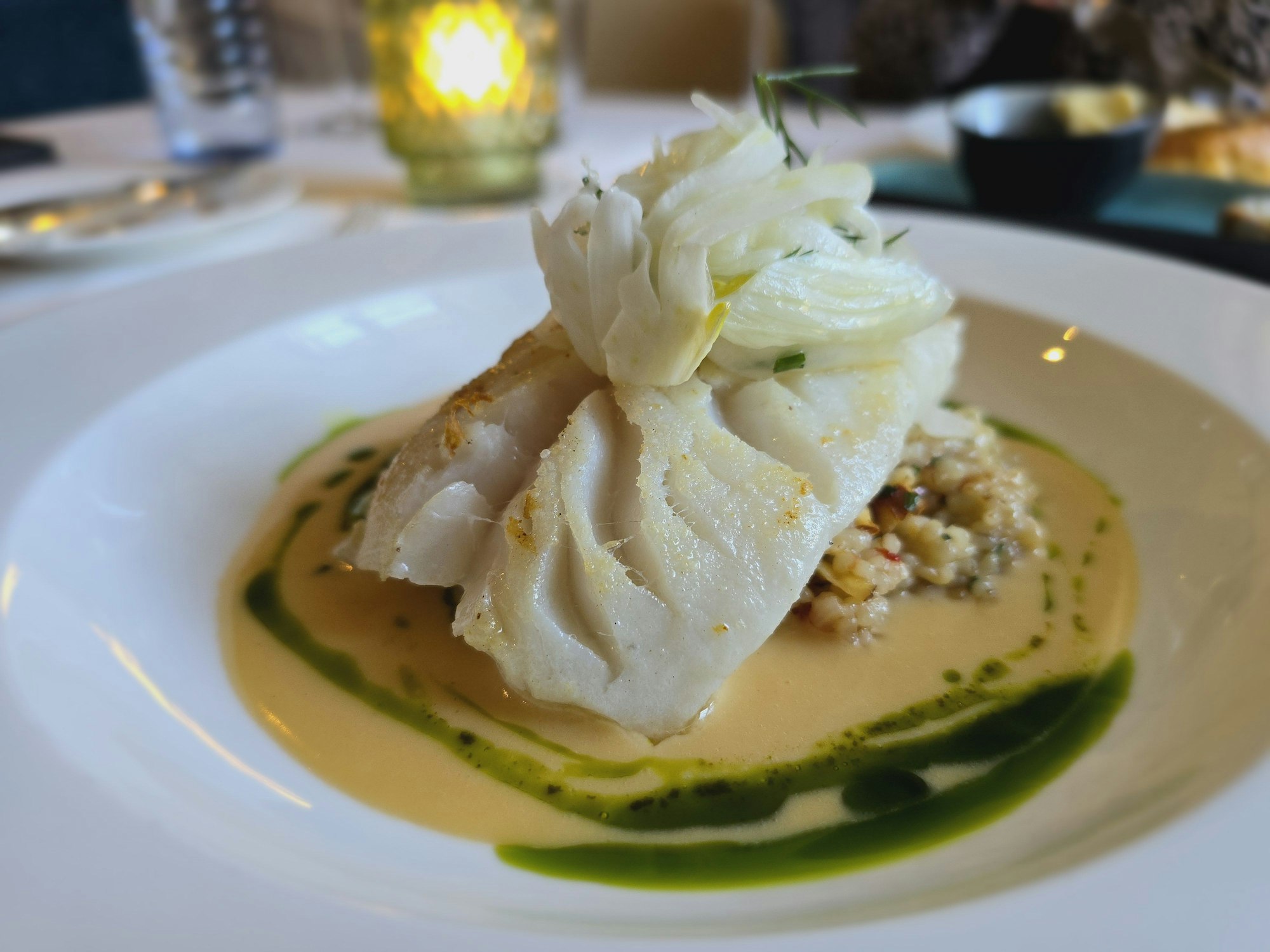 Fang des Tages im „Das Markus“: Skrei - Gebrannte Paprika, Fenchel, Graupen, Tomaten Beurre Blanc