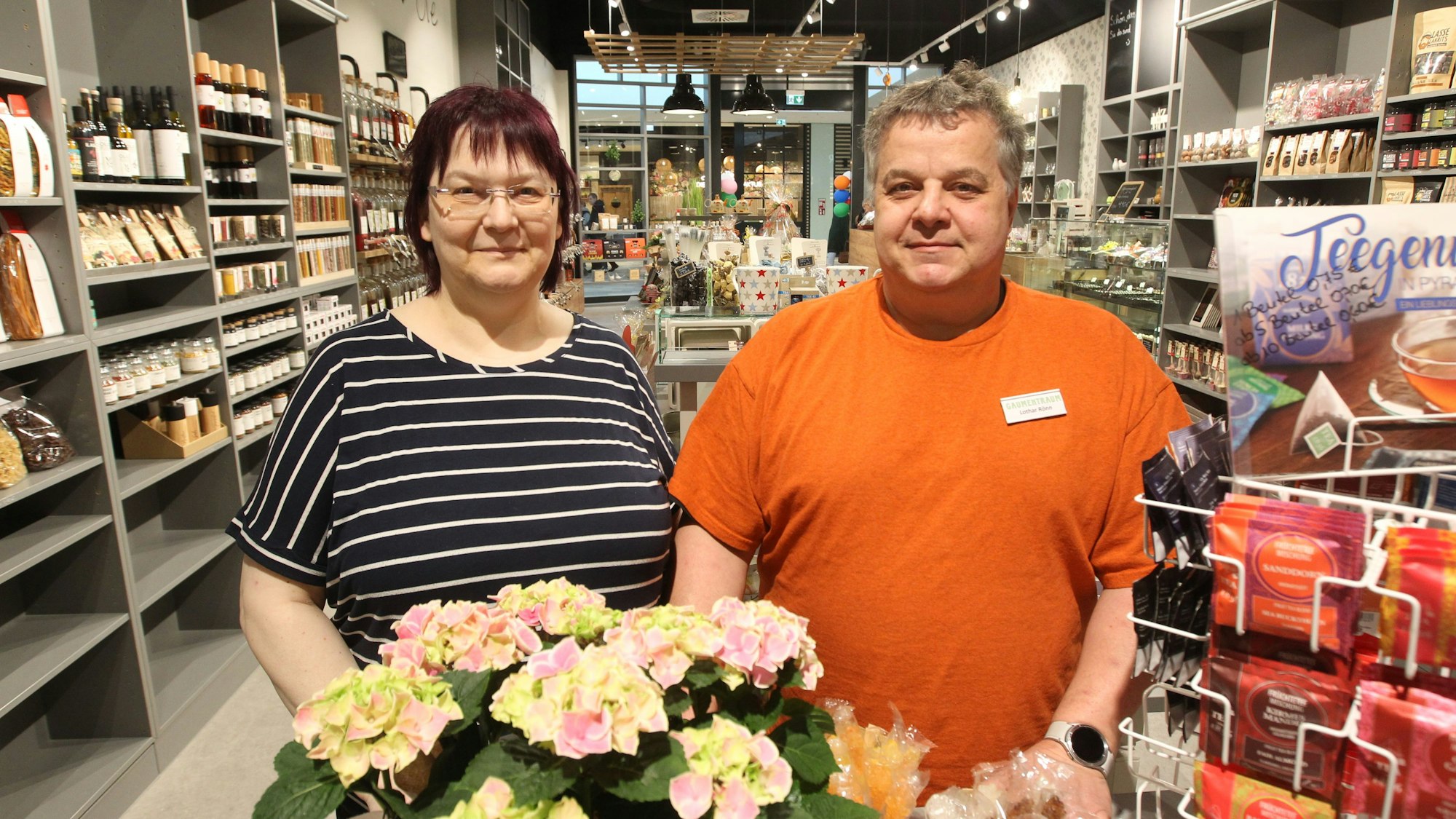 Silvia und Lothar Rönn betreiben im Huma in Sankt Augustin das Feinkostgeschäft Gaumentraum.