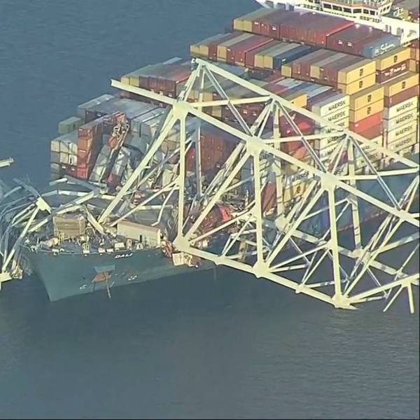 Baltimore: Blick auf die Francis Scott Key Bridge, nach der Kollision eines Containerschiffs mit der Autobrücke.