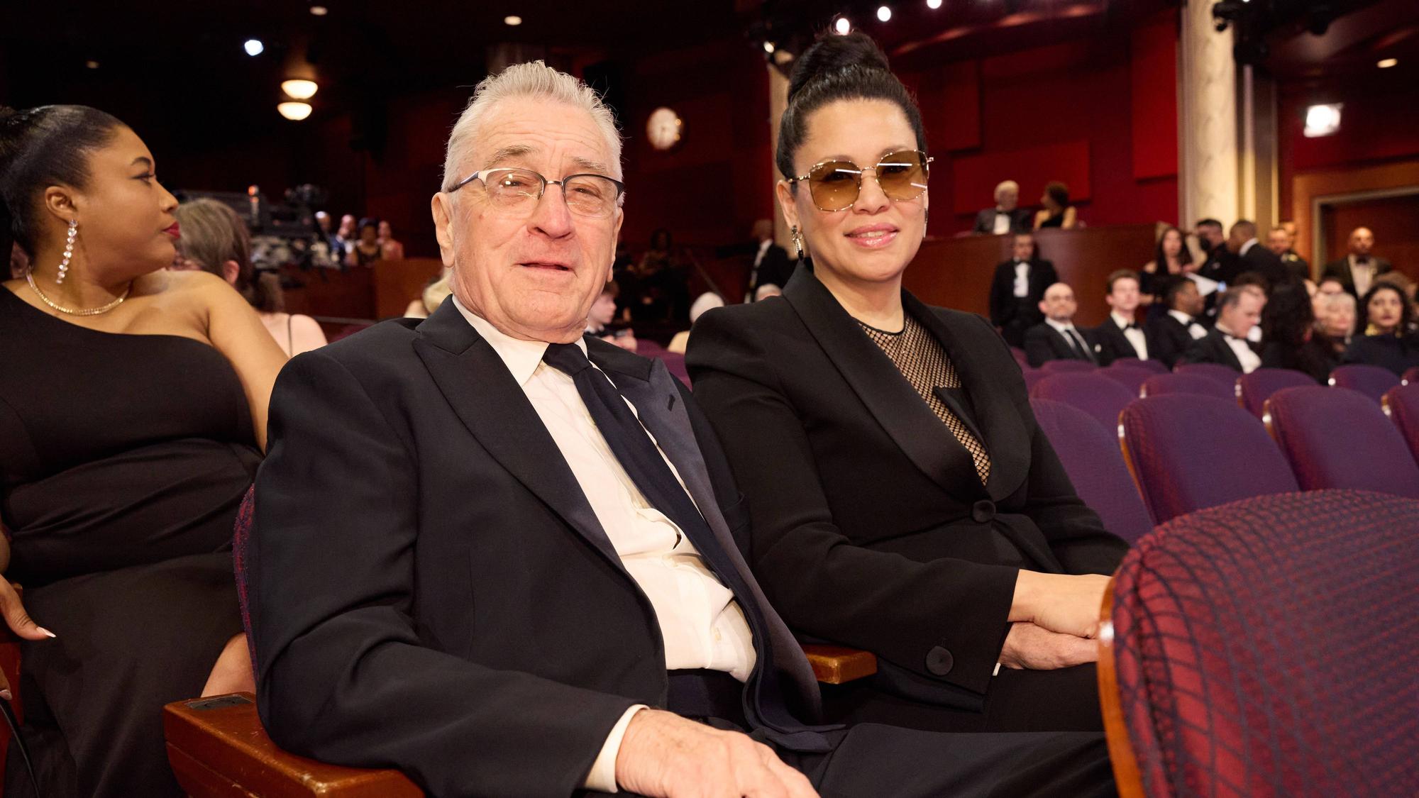 Robert De Niro und Tiffany Chen bei den Oscars 2024.