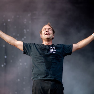 Der deutsche Sänger Axel Bosse steht auf dem Hurricane Festival auf der Bühne.