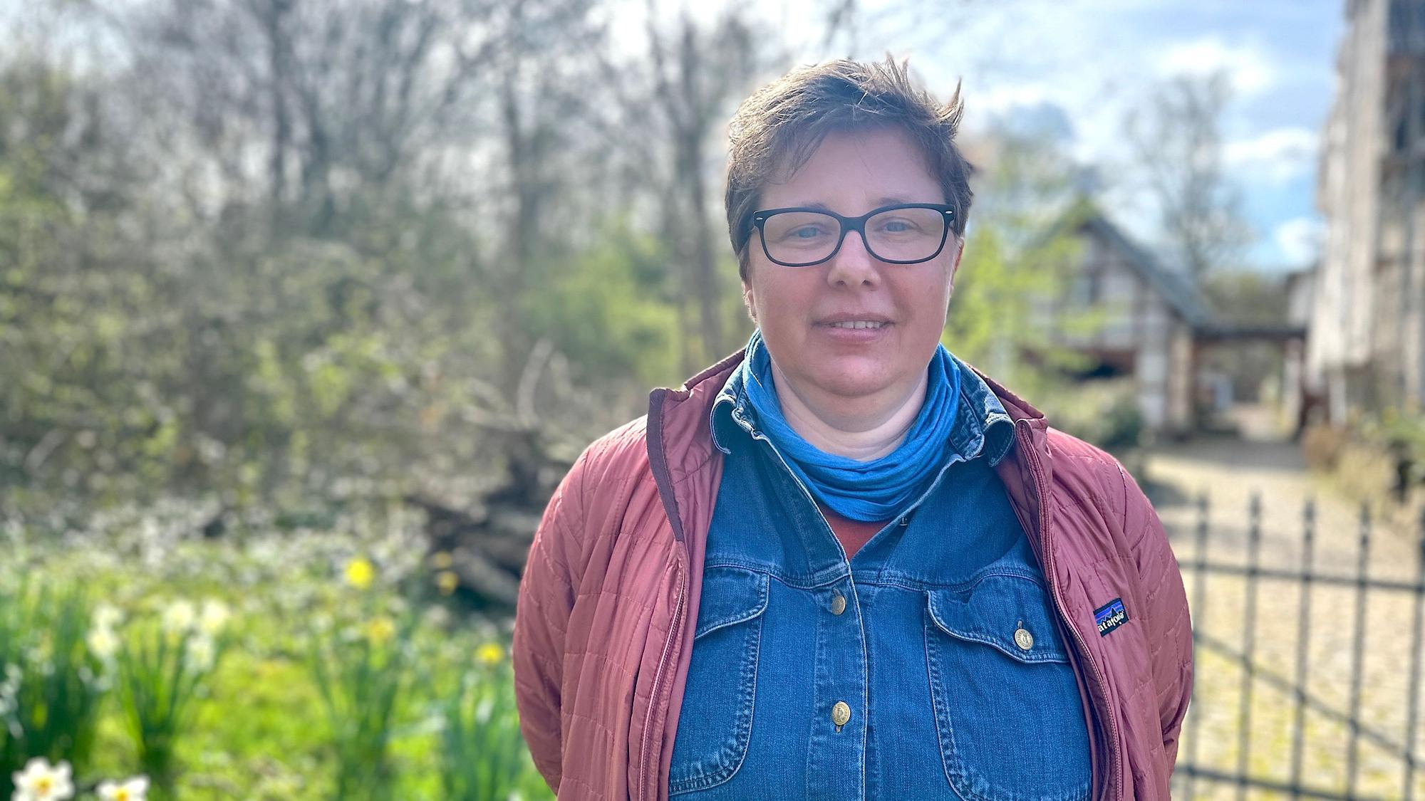 Leiterin Jenny Herling freut sich, im Finkens Garten Naturpädagogik zu vermitteln.