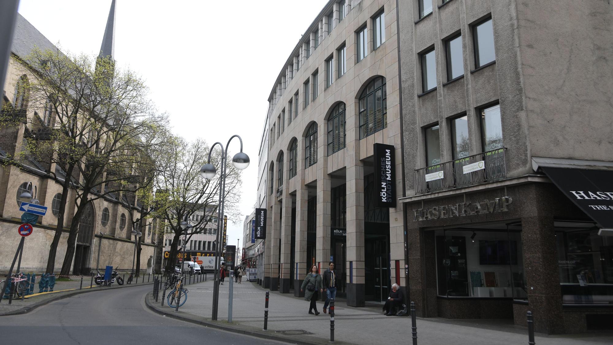 Blick auf das ehemalige Modehaus Franz Sauer an der Minoritenstraße 13 in der Innenstadt. Dort stellt das Stadtmuseum aus.
