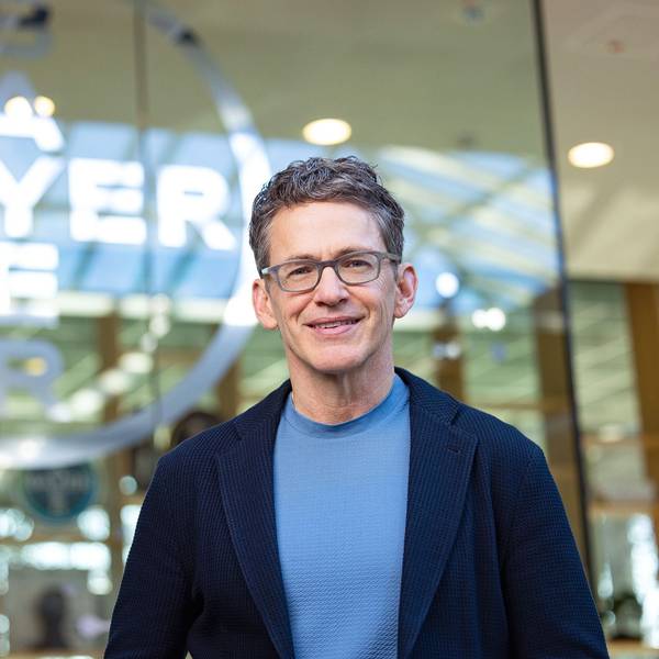 Bill Anderson vor Bayers Konzernzentrale