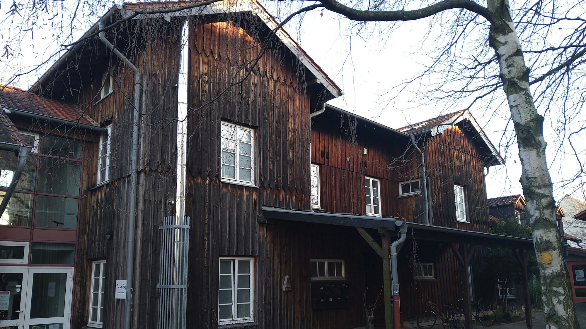 Der Worringer Bahnhof steht heute in Nippes. Über seine Geschichte informiert eine neue Broschüre des Heimatarchiv Worringen.