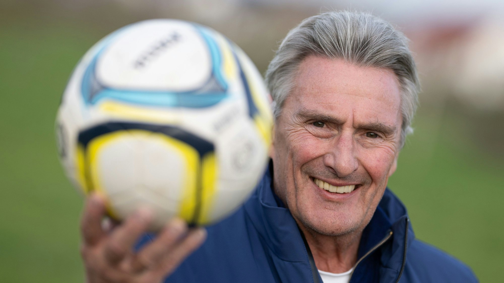 Dieter Müller, Sturmlegende des 1. FC Köln, feiert am Montag seinen 70. Geburtstag.