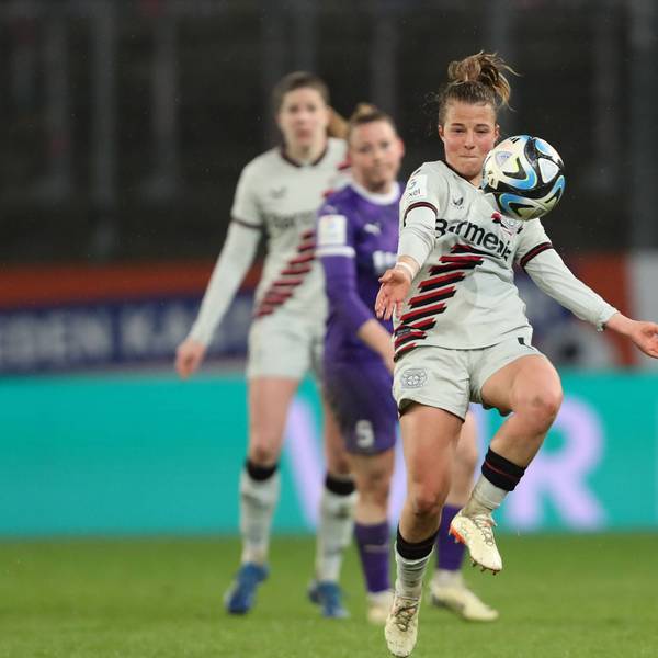 Germany, Essen, 24.03.2024, Stadion an der Hafenstrasse, SGS Essen - Bayer 04 Leverkusen - Frauen Bundesliga, Kristin Koegel Bayer 04 Leverkusen controls the ball Essen Stadion an der Hafenstrasse North Rhine-Westphalia Germany *** Germany, Essen, 24 03 2024, Stadion an der Hafenstrasse, SGS Essen Bayer 04 Leverkusen Frauen Bundesliga, Kristin Koegel Bayer 04 Leverkusen controls the ball Essen Stadion an der Hafenstrasse North Rhine Westphalia Germany eu-images-678
