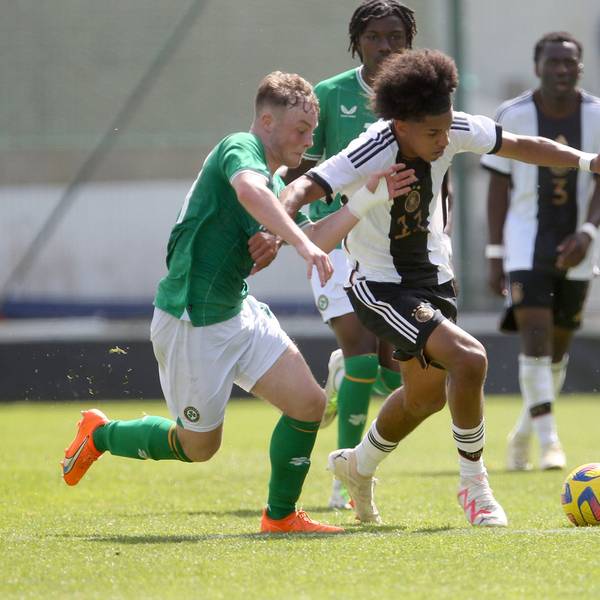 V.li. Kaylem Harnett IRL, Francis Onyeka GER . Fussball: Länderspiel, EM-Qualifikation für Zypern 2024. Deutschland vs Irland, Deutschland: Saison 23/24: U17, U 17 Nationalmannschaft, 23.03.2024. *** V li Kaylem Harnett IRL , Francis Onyeka GER Sport Soccer international match, European Championship qualification for Cyprus 2024 Germany vs Ireland, Germany season 23 24 U17 national team, 23 03 2024