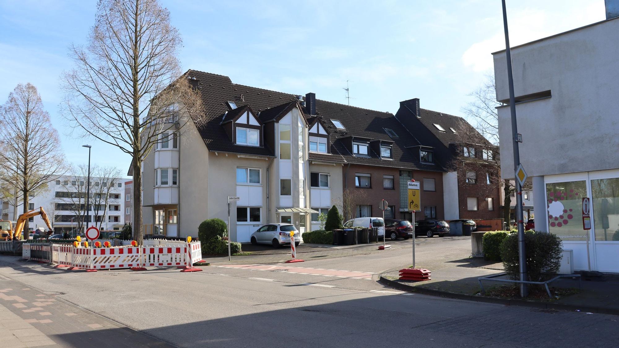 Einmündung der Isidor-Caro-Straße in die Bonhoefferstraße