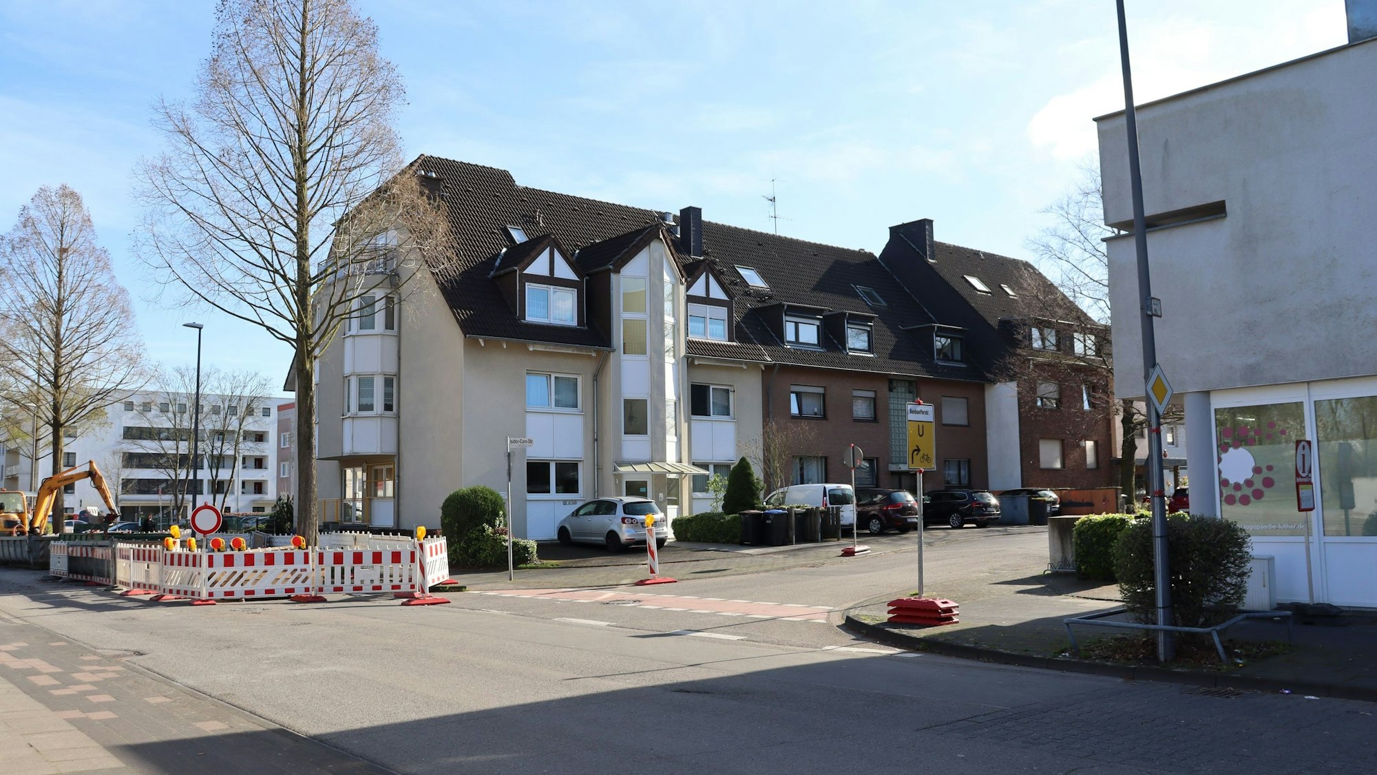 Einmündung der Isidor-Caro-Straße in die Bonhoefferstraße